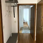 شقة Leo
