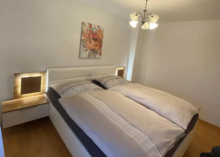 Leo Apartment
