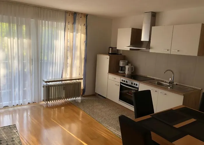 Leo Apartment